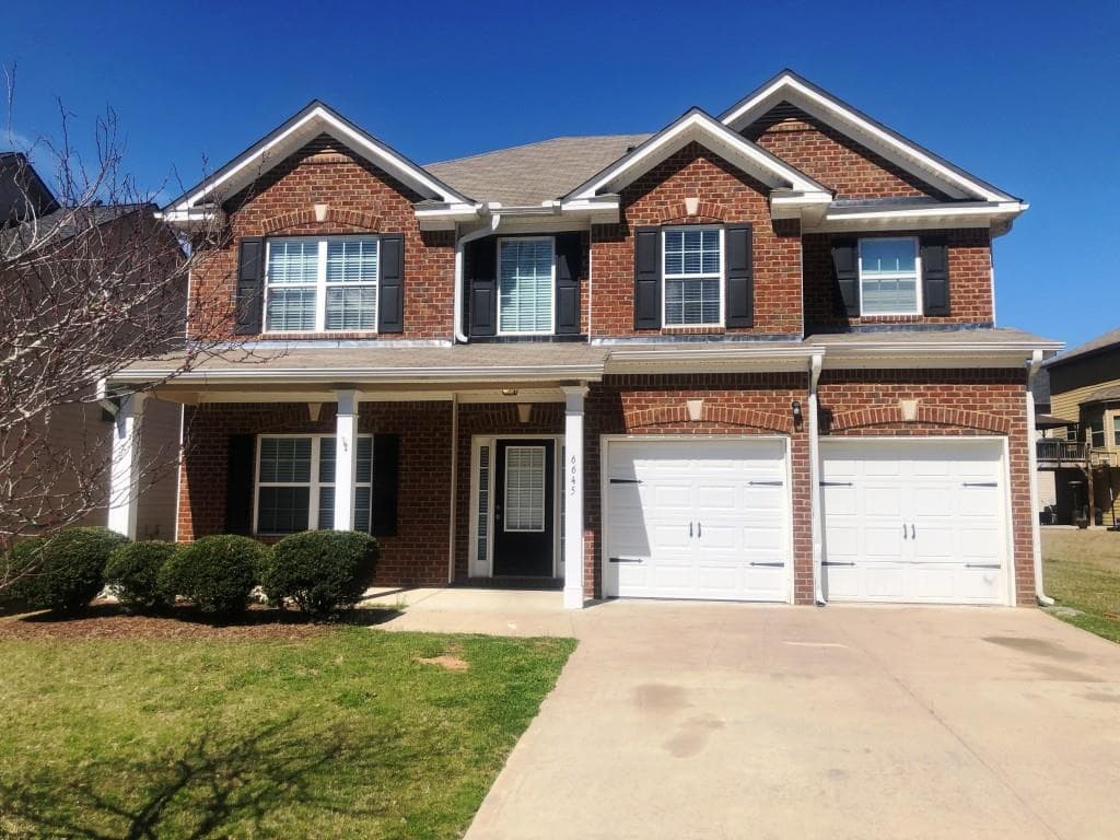 4 bedroom, 3 bathroom single family residence sold at 6645 Oak Hill Pass, Fairburn, GA 30213