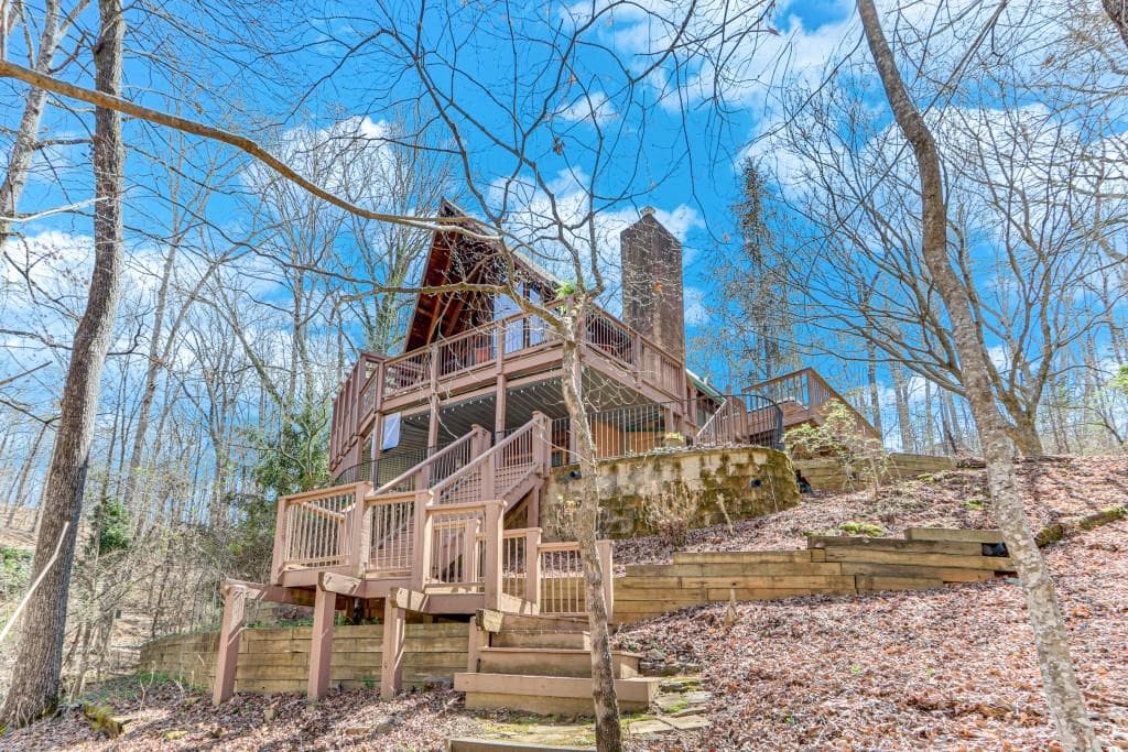 3 bedroom, 3 bathroom single family residence sold at 6305 Julian Road, Gainesville, GA 30506