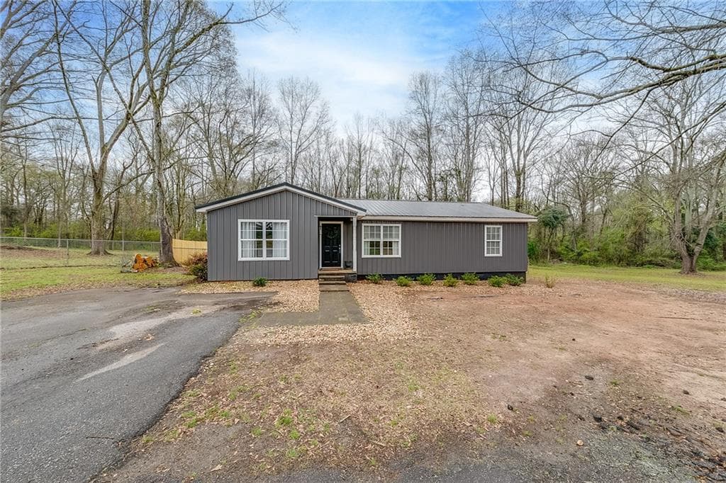 4 bedroom, 2 bathroom single family residence sold at 7317 Highway 82 Spur, Maysville, GA 30558