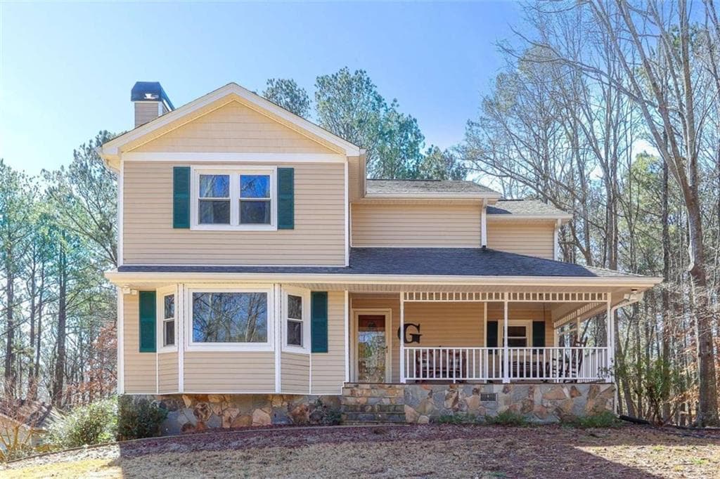 3 bedroom, 4 bathroom single family residence sold at 165 Carriage Gate Drive, Sharpsburg, GA 30277