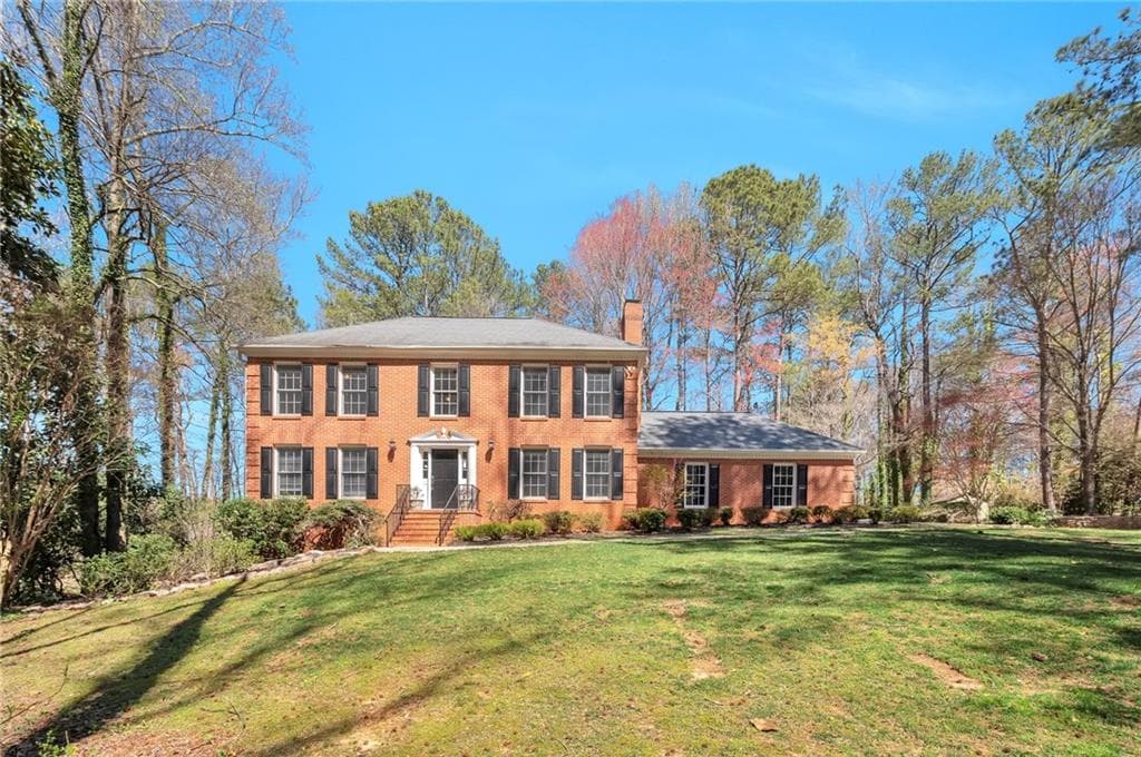 4 bedroom, 3 bathroom single family residence sold at 1095 Willow Bend, Roswell, GA 30075