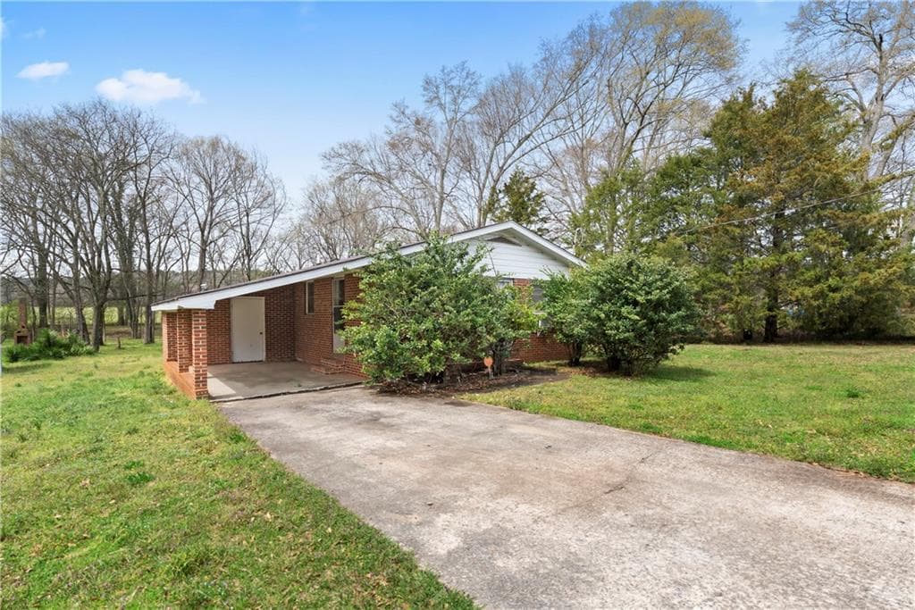 3 bedroom, 1 bathroom single family residence sold at 31 Mill Street, Cave Spring, GA 30124