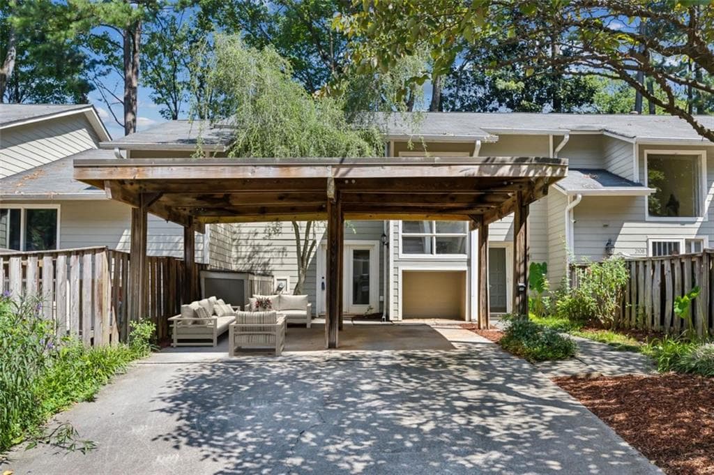 2 bedroom, 3 bathroom condominium sold at 2106 Clairmeade Valley Road, Atlanta, GA 30329