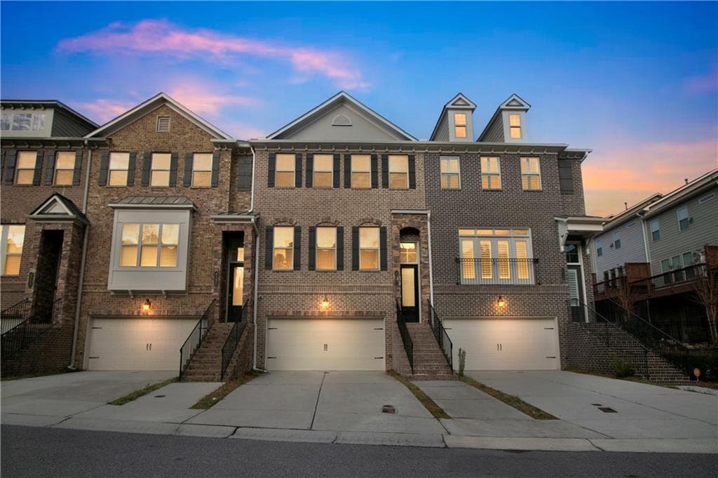 4 bedroom, 4 bathroom, 2,527 sq ft townhouse sold at 4121 Townsend Lane, Atlanta, GA 30346