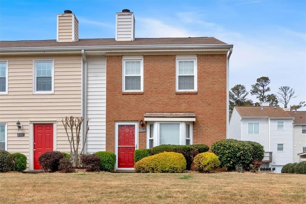 2 bedroom, 3 bathroom townhouse sold at 219 Holcomb Ferry Road, Roswell, GA 30076