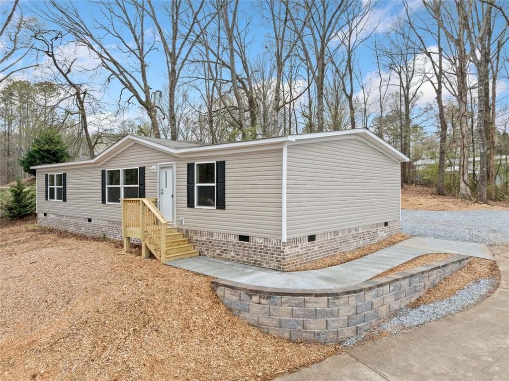 3 bedroom, 2 bathroom single family residence sold at 5734 Sallee Circle, Oakwood, GA 30566