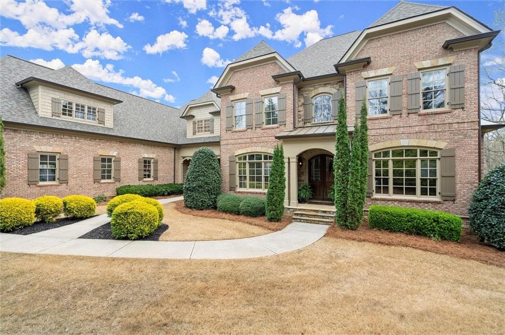 6 bedroom, 8 bathroom single family residence sold at 13142 Overlook Pass, Roswell, GA 30075