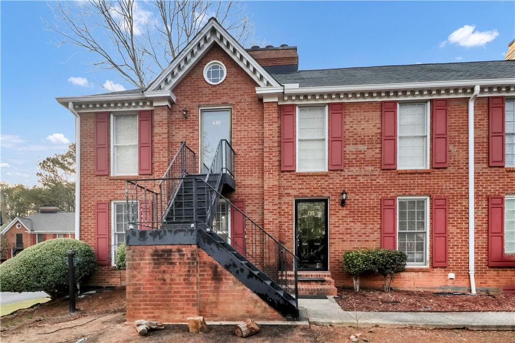2 bedroom, 2 bathroom condominium sold at 1166 Booth Road 605, Marietta, GA 30008
