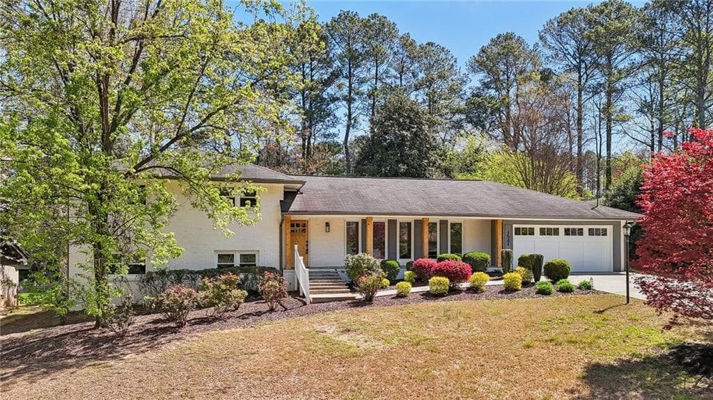 5 bedroom, 4 bathroom single family residence sold at 1541 High Haven Court, Atlanta, GA 30329