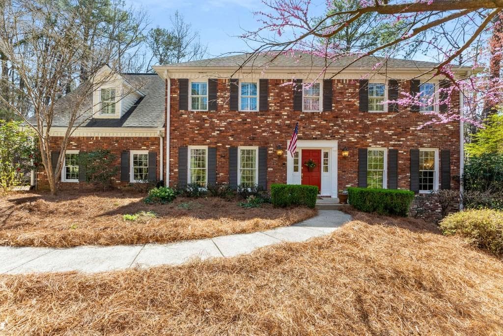 5 bedroom, 5 bathroom single family residence sold at 9835 Trace Valley, Sandy Springs, GA 30350