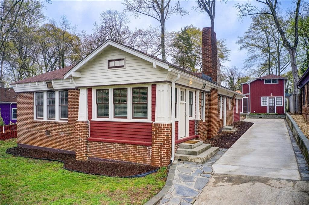 4 bedroom, 3 bathroom, 2,400 sq ft single family residence sold at 875 White Street, Atlanta, GA 30310