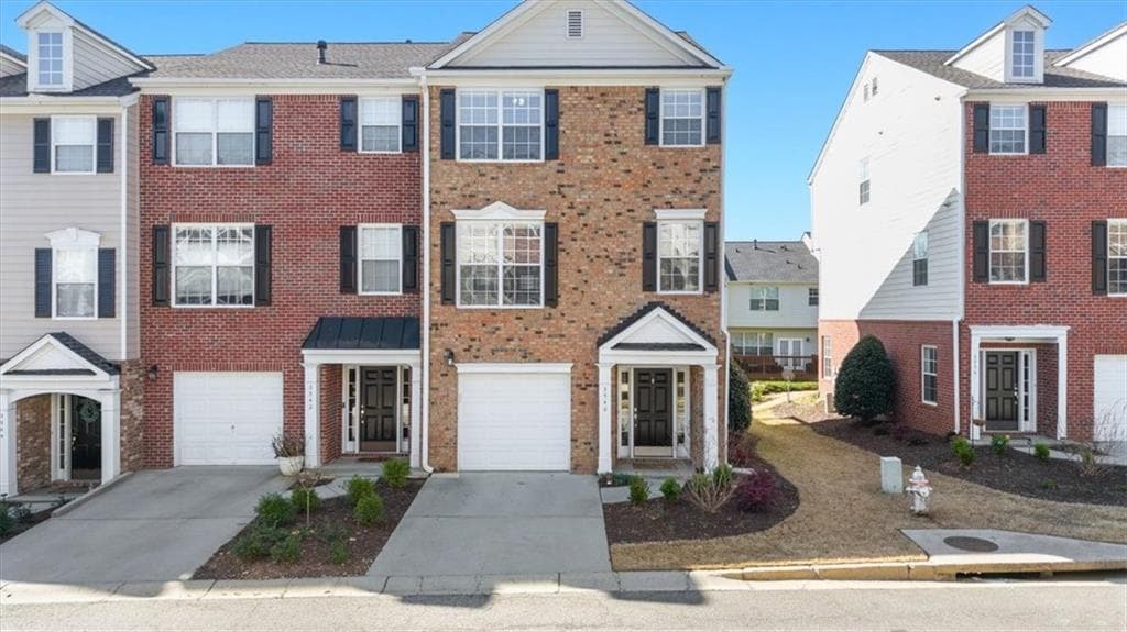 4 bedroom, 4 bathroom townhouse sold at 3540 Chattahoochee Summit Lane 28, Atlanta, GA 30339