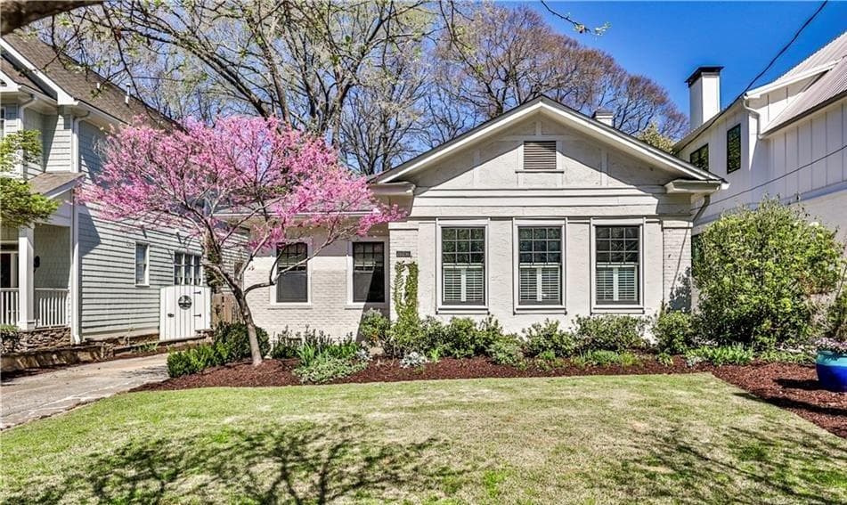 3 bedroom, 3 bathroom single family residence sold at 976 Blue Ridge Avenue, Atlanta, GA 30306