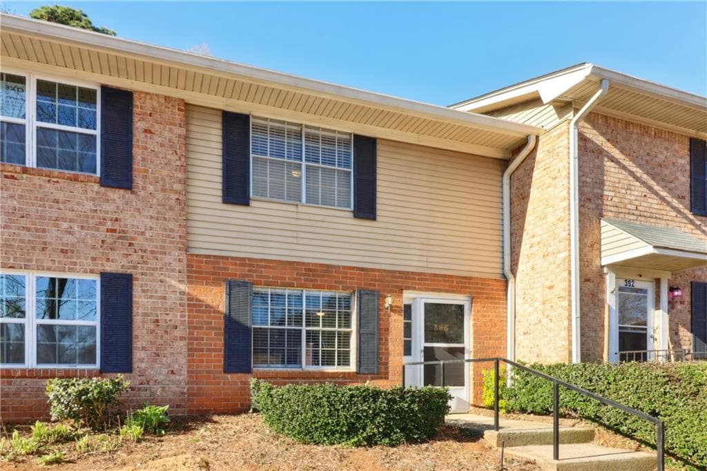 386 Northdale Court, Lawrenceville, GA 30046 — most recent listing photo