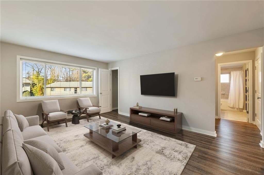 2 bedroom, 1 bathroom condominium sold at 449 Clairemont Avenue E1, Decatur, GA 30030