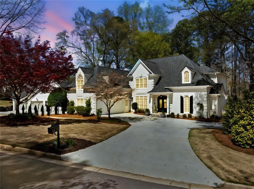 5 bedroom, 5 bathroom single family residence sold at 302 W Country Drive, Johns Creek, GA 30097
