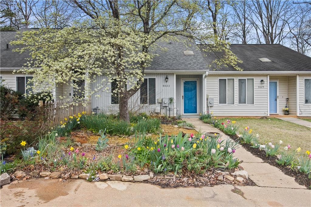 1 bedroom, 2 bathroom townhouse sold at 9023 Stoneleigh Trace, Douglasville, GA 30134
