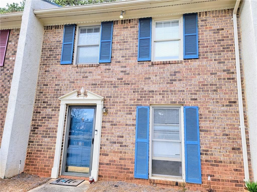 2 bedroom, 3 bathroom condominium sold at 250 Cleveland Road 241, Bogart, GA 30622