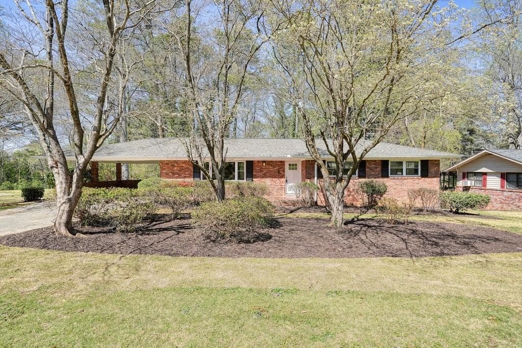 3 bedroom, 2 bathroom single family residence sold at 913 Red Apple Drive, Marietta, GA 30066