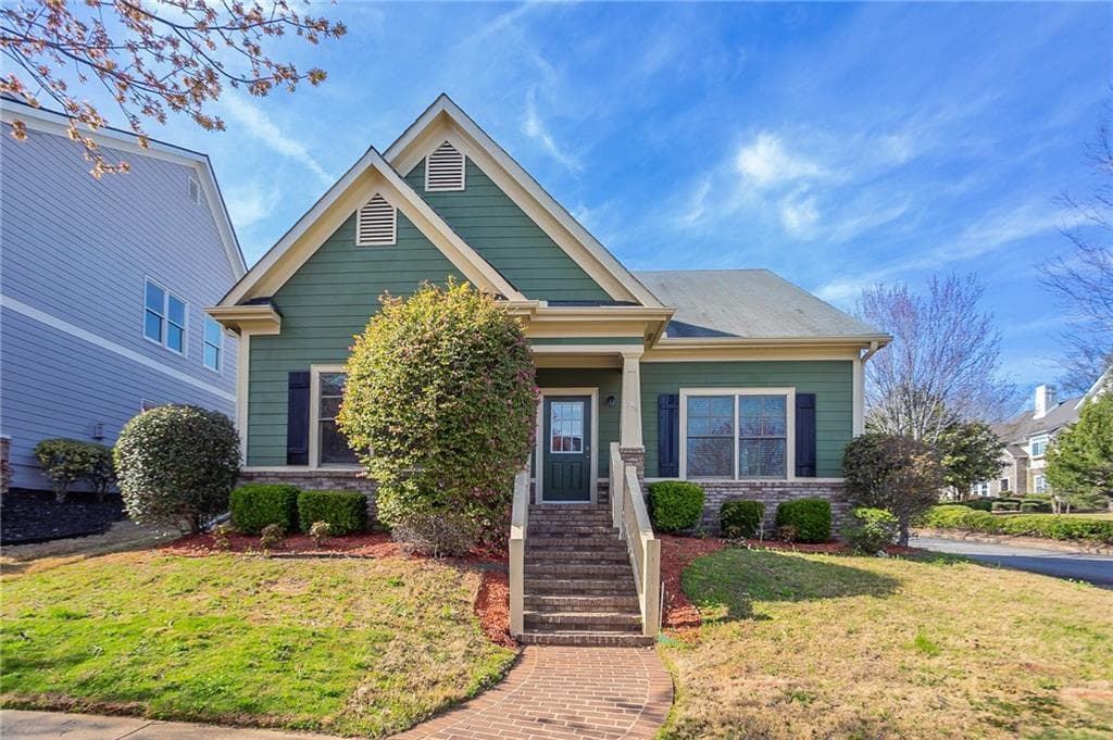 3 bedroom, 3 bathroom, 1,701 sq ft single family residence sold at 966 Westmoreland Circle, Atlanta, GA 30318
