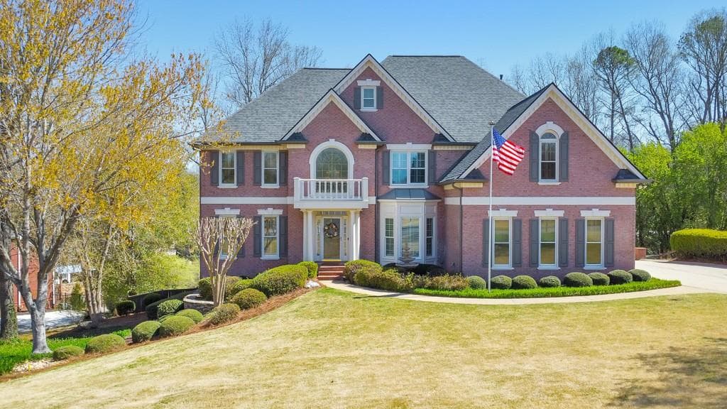 5 bedroom, 6 bathroom single family residence sold at 4073 Hickory Fairway Drive, Woodstock, GA 30188