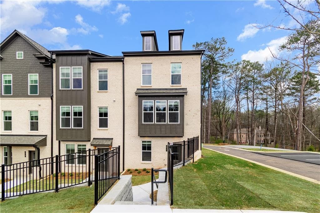 270 Daybreak Lane, Newnan, GA 30265 — most recent listing photo