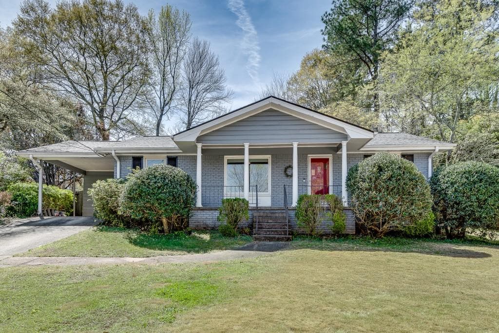 3 bedroom, 2 bathroom single family residence sold at 2546 Shetland Drive, Decatur, GA 30033