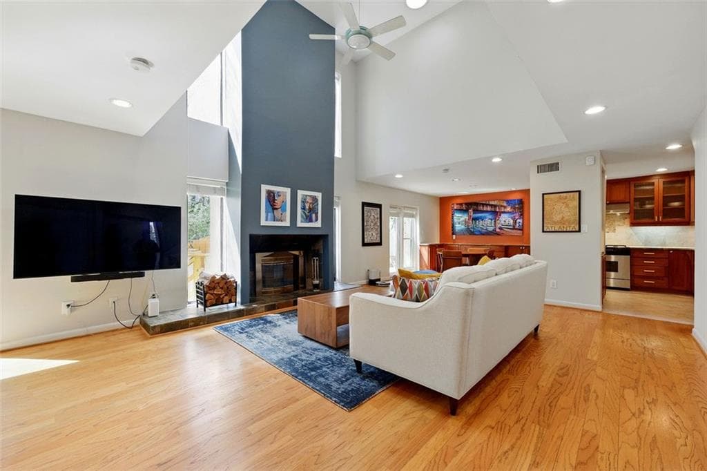 3 bedroom, 3 bathroom condominium sold at 1325 S PONCE DE LEON Avenue, Atlanta, GA 30306