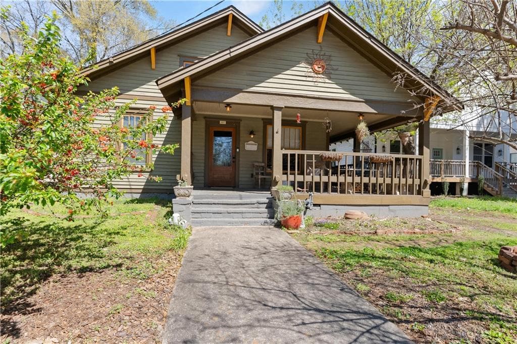 3 bedroom, 2 bathroom single family residence sold at 857 Dill Avenue, Atlanta, GA 30310