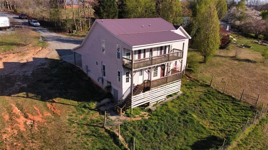 2 bedroom, 4 bathroom single family residence sold at 2101 HELEN Highway, Cleveland, GA 30528