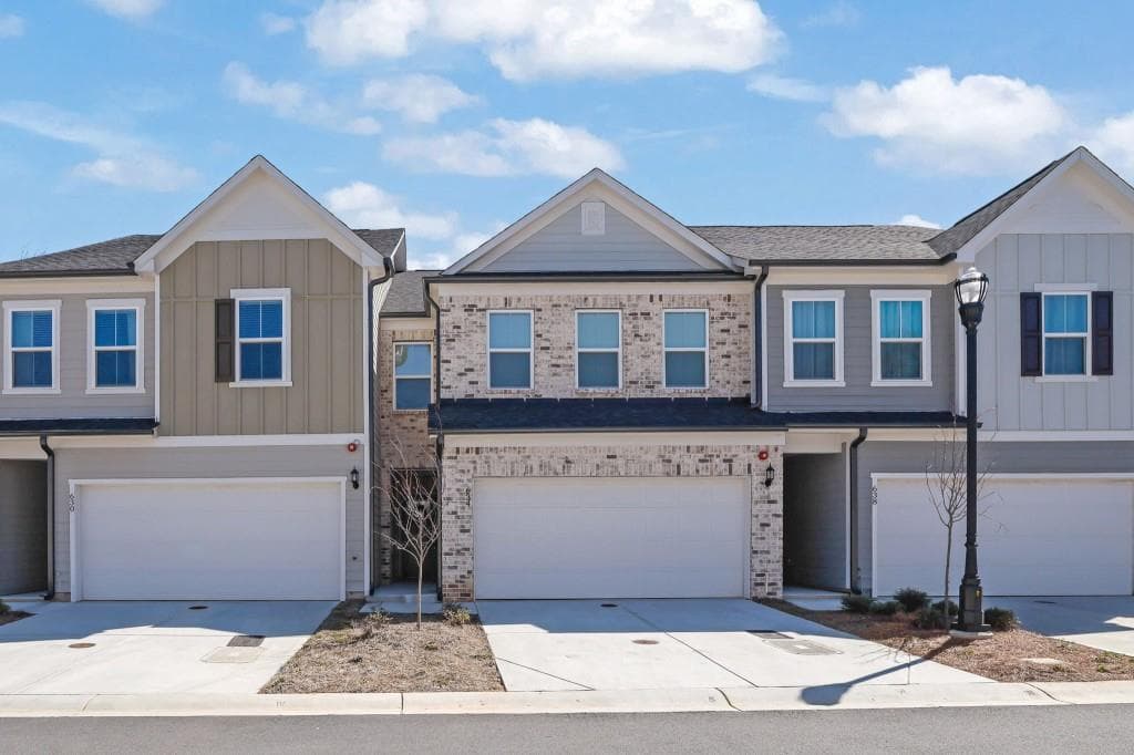 3 bedroom, 3 bathroom townhouse sold at 634 Spadina Road, Marietta, GA 30060