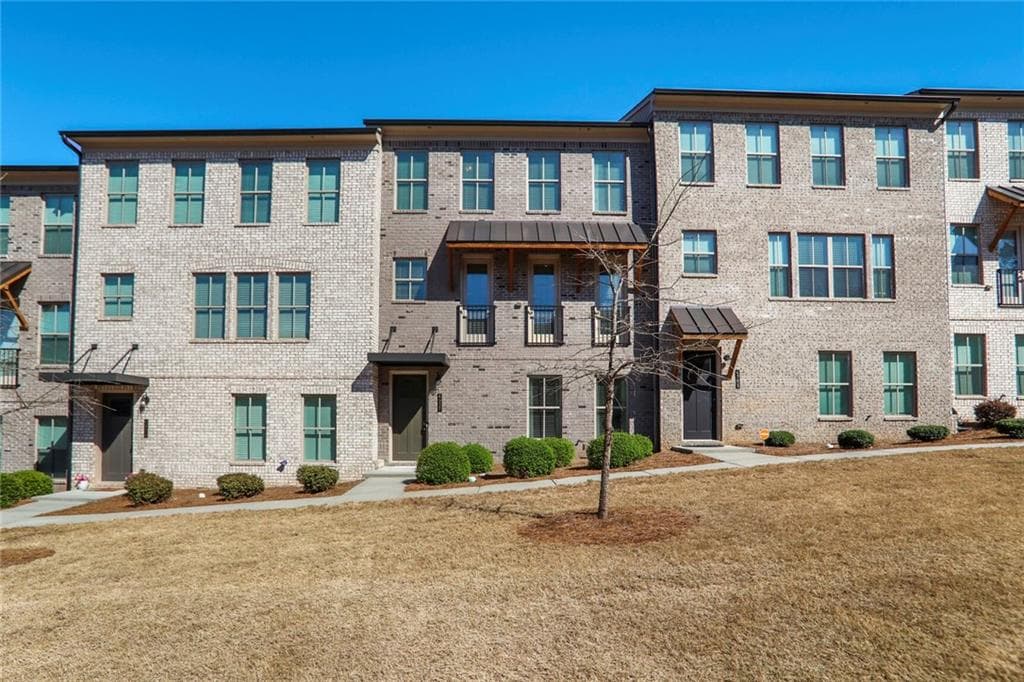 3 bedroom, 4 bathroom townhouse sold at 4327 Water Elm Alley, Doraville, GA 30360