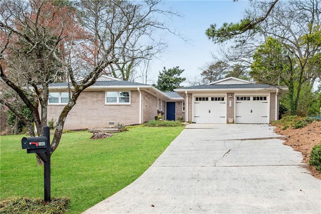 1040 Tuxedo Drive, Roswell, GA 30075 — most recent listing photo