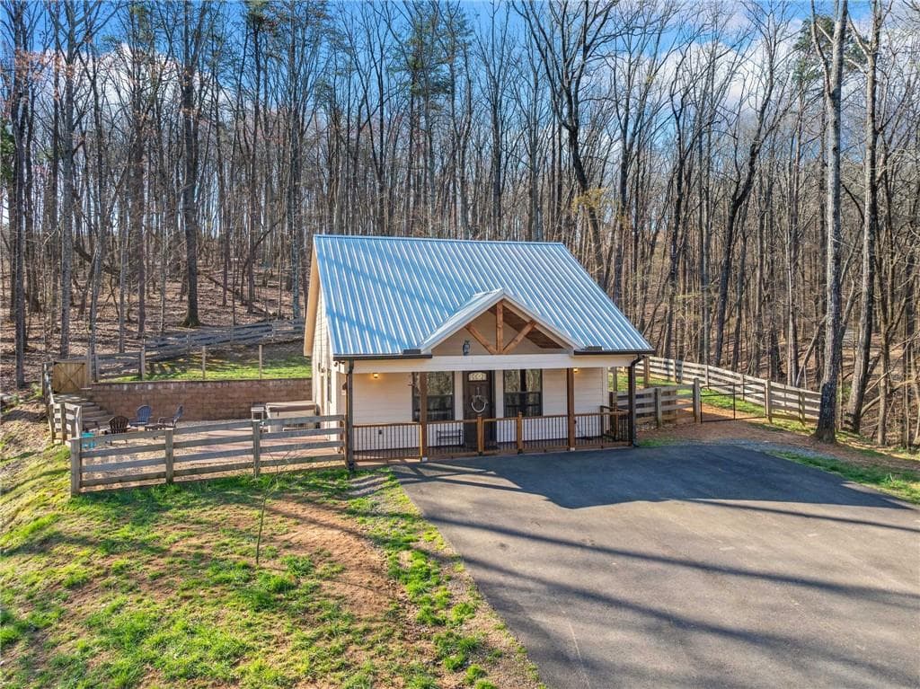 2 bedroom, 1 bathroom single family residence sold at 415 Woods Road, Talking Rock, GA 30175