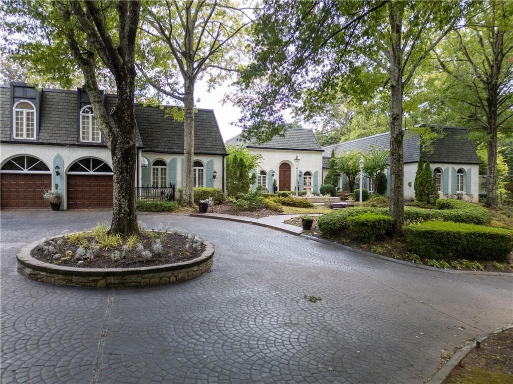 6 bedroom, 11 bathroom single family residence sold at 3900 Randall Ridge Road, Atlanta, GA 30327