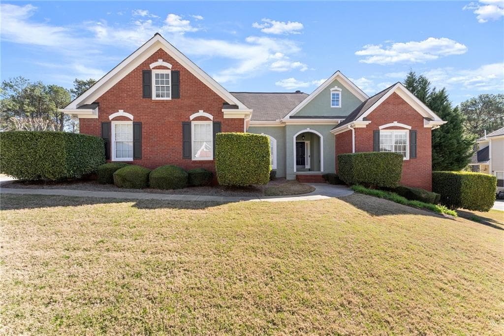 4 bedroom, 4 bathroom single family residence sold at 1660 Little Lisa Lane, Snellville, GA 30078