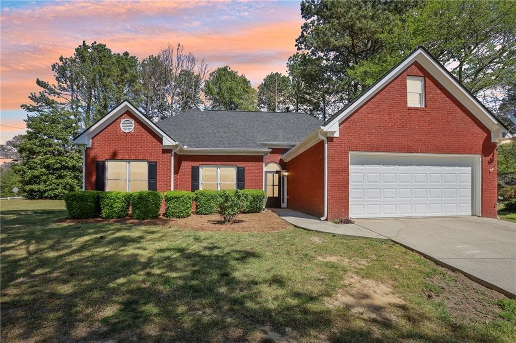 3 bedroom, 2 bathroom single family residence sold at 3100 Plantation Run Drive, Loganville, GA 30052
