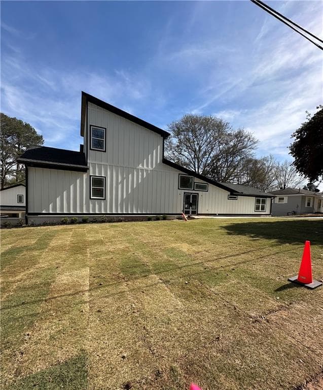 5 bedroom, 5 bathroom single family residence sold at 140 N Woodland Drive, Atlanta, GA 30340