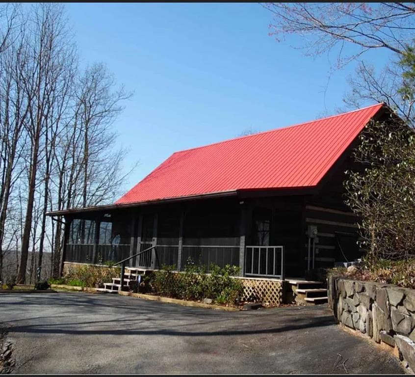 3 bedroom, 2 bathroom single family residence sold at 244 Sal Mountain Way, Sautee Nacoochee, GA 30571