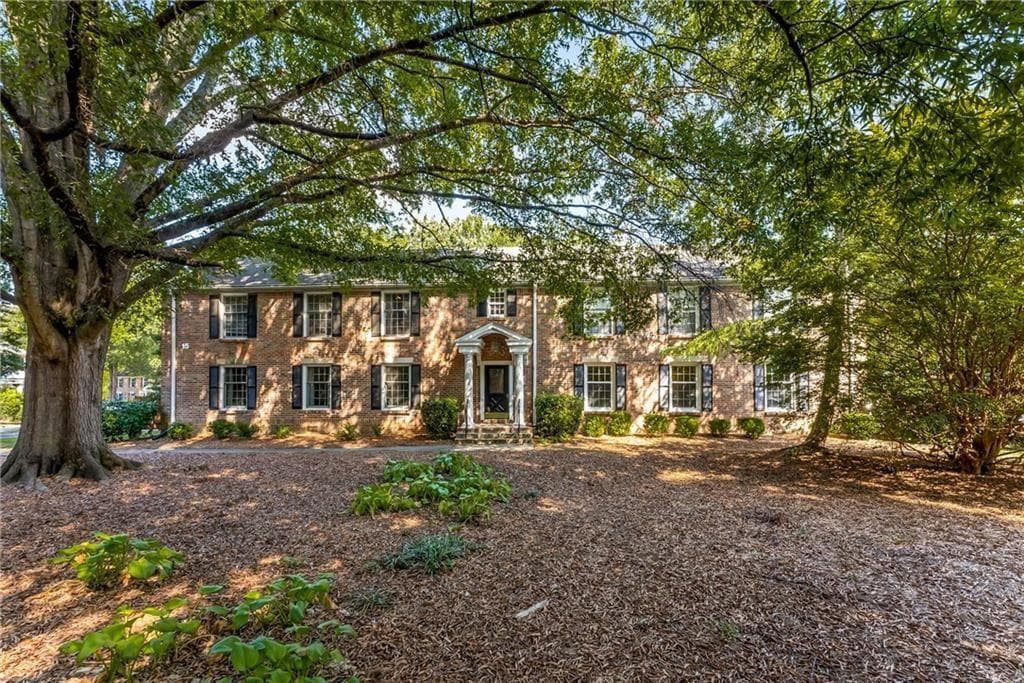 3 bedroom, 2 bathroom condominium sold at 6700 Roswell Road 15B, Atlanta, GA 30328