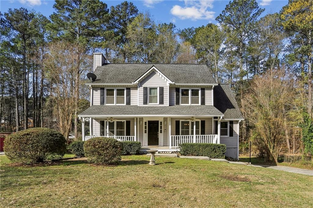 3 bedroom, 3 bathroom single family residence sold at 928 Gate Post Lane, Lawrenceville, GA 30044