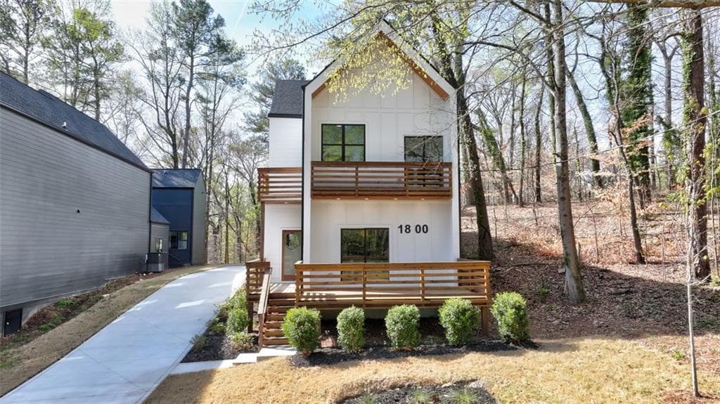 6 bedroom, 6 bathroom single family residence sold at 1800 Charles Place, Atlanta, GA 30318