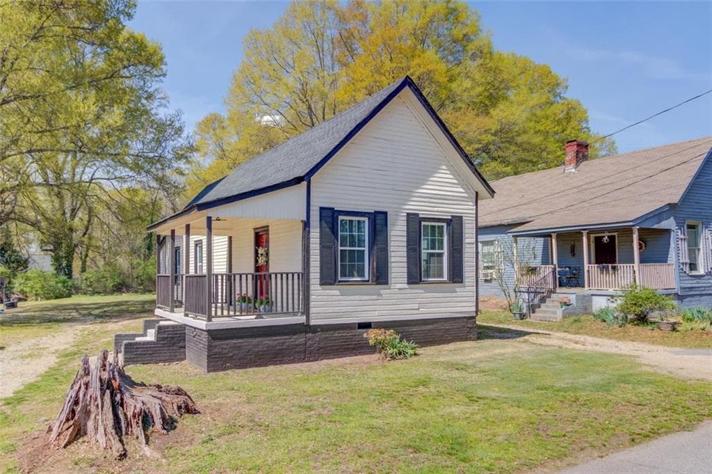 1 bedroom, 1 bathroom single family residence sold at 904 RADFORD Street, Monroe, GA 30655