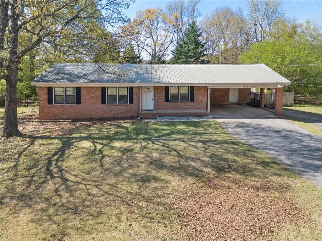 3 bedroom, 2 bathroom single family residence sold at 190 Briarwood Lane, Hull, GA 30646