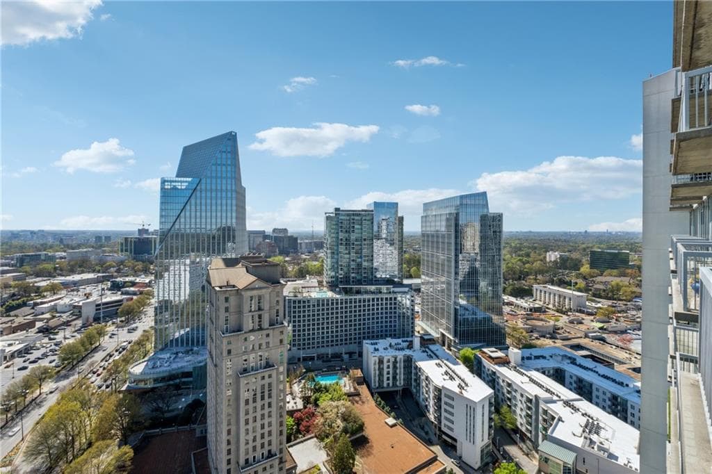 1 bedroom, 1 bathroom condominium sold at 3324 Peachtree Road 2808, Atlanta, GA 30326