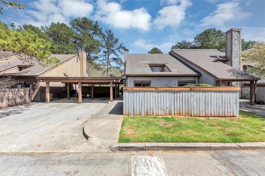 3 bedroom, 3 bathroom condominium sold at 109 WILLOWICK Drive 109, Lithonia, GA 30038