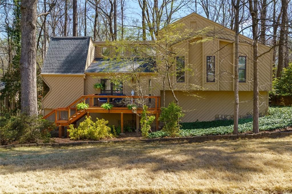 3 bedroom, 2 bathroom single family residence sold at 3405 Woodrun Trail, Marietta, GA 30062