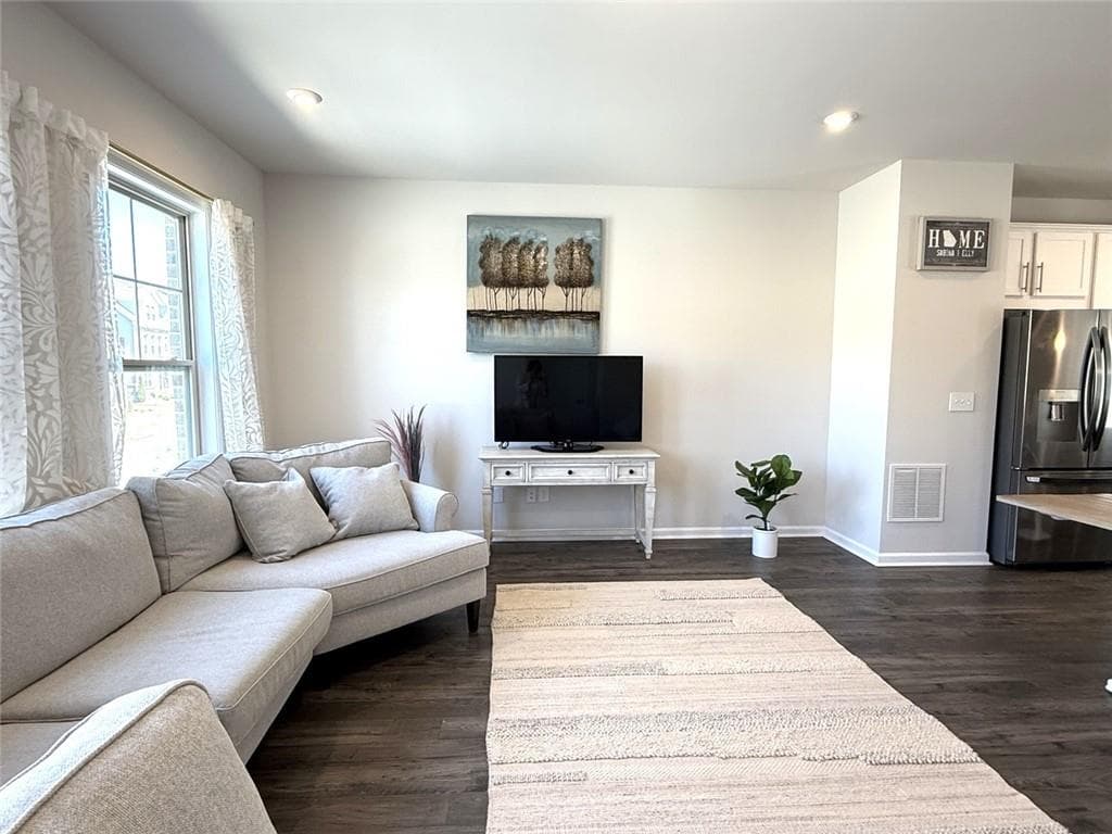 3 bedroom, 4 bathroom, 2,078 sq ft townhouse under contract at 3567 Hidden Valley Circle, Lawrenceville, GA 30044 — photo 8