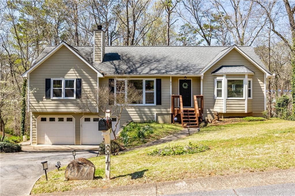 3 bedroom, 3 bathroom single family residence sold at 877 Old Farm Walk, Marietta, GA 30066