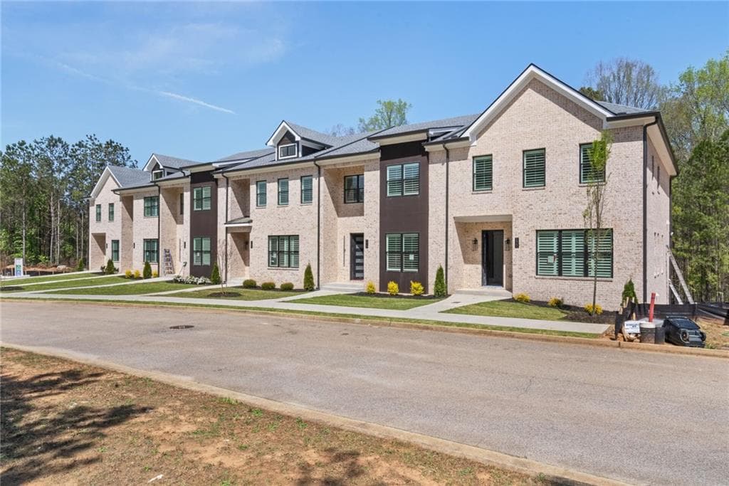 4 bedroom, 3 bathroom townhouse sold at 169 Brush Creek Court, Stockbridge, GA 30281